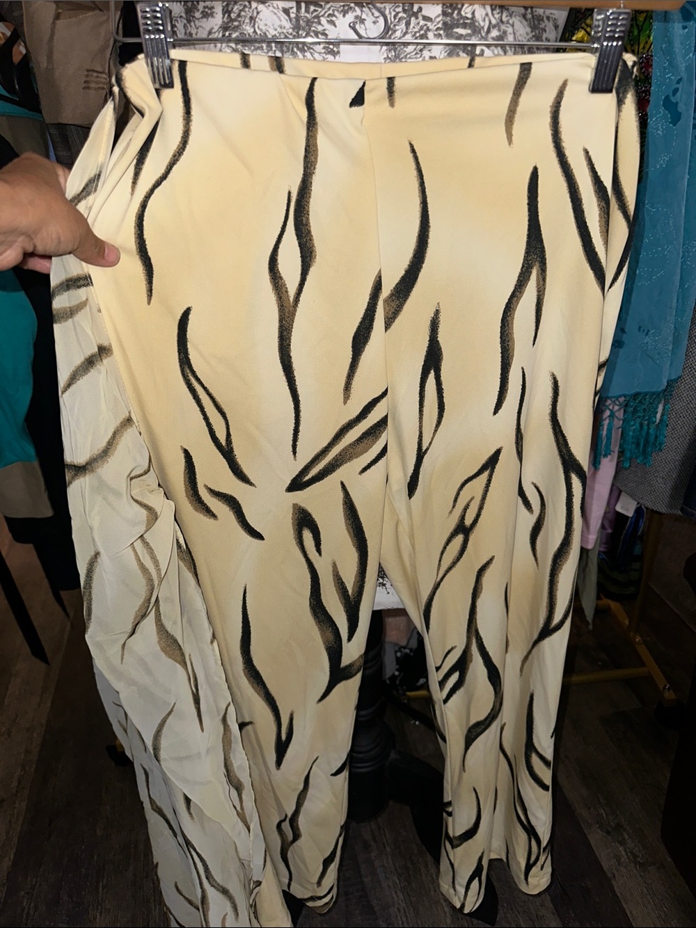Cache Cream Wide-Leg Pants with Black Abstract Brushprint